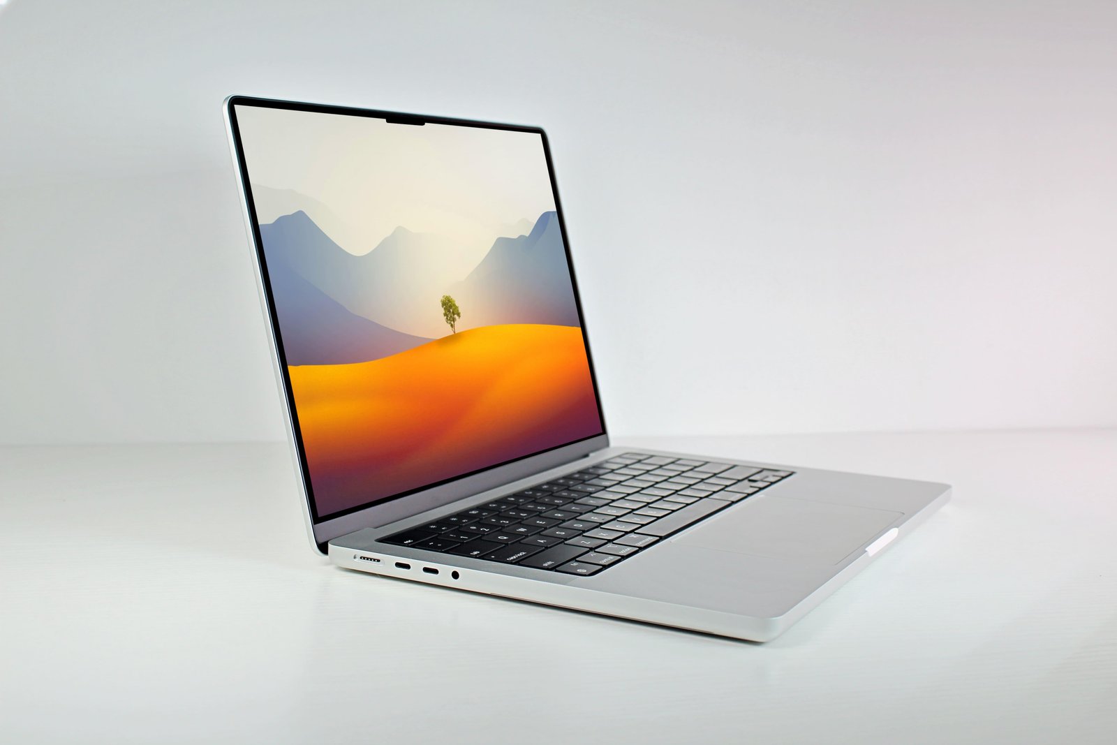 Apple MacBook Pro (2021) 14-inch M1 Max 32-Core GPU 32GB RAM 1TB SSD - Image 5